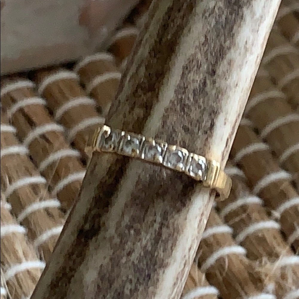 Size 4.5 Glass gems in gold baby ring 💍